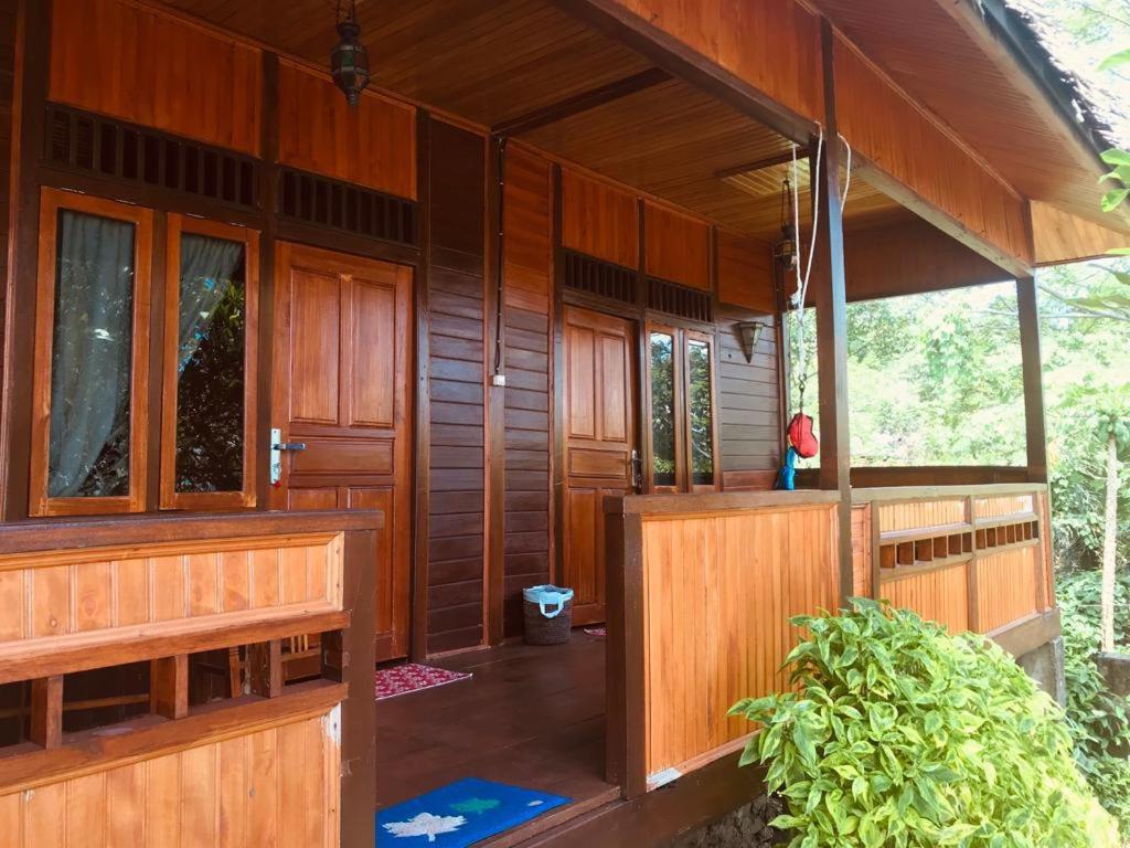 Panorama Backpackers Hotel Bunaken Exterior photo