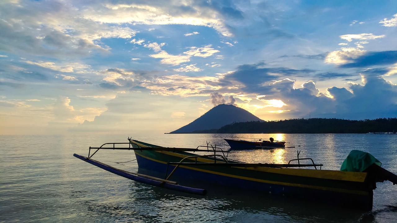 Panorama Backpackers Hotel Bunaken Exterior photo